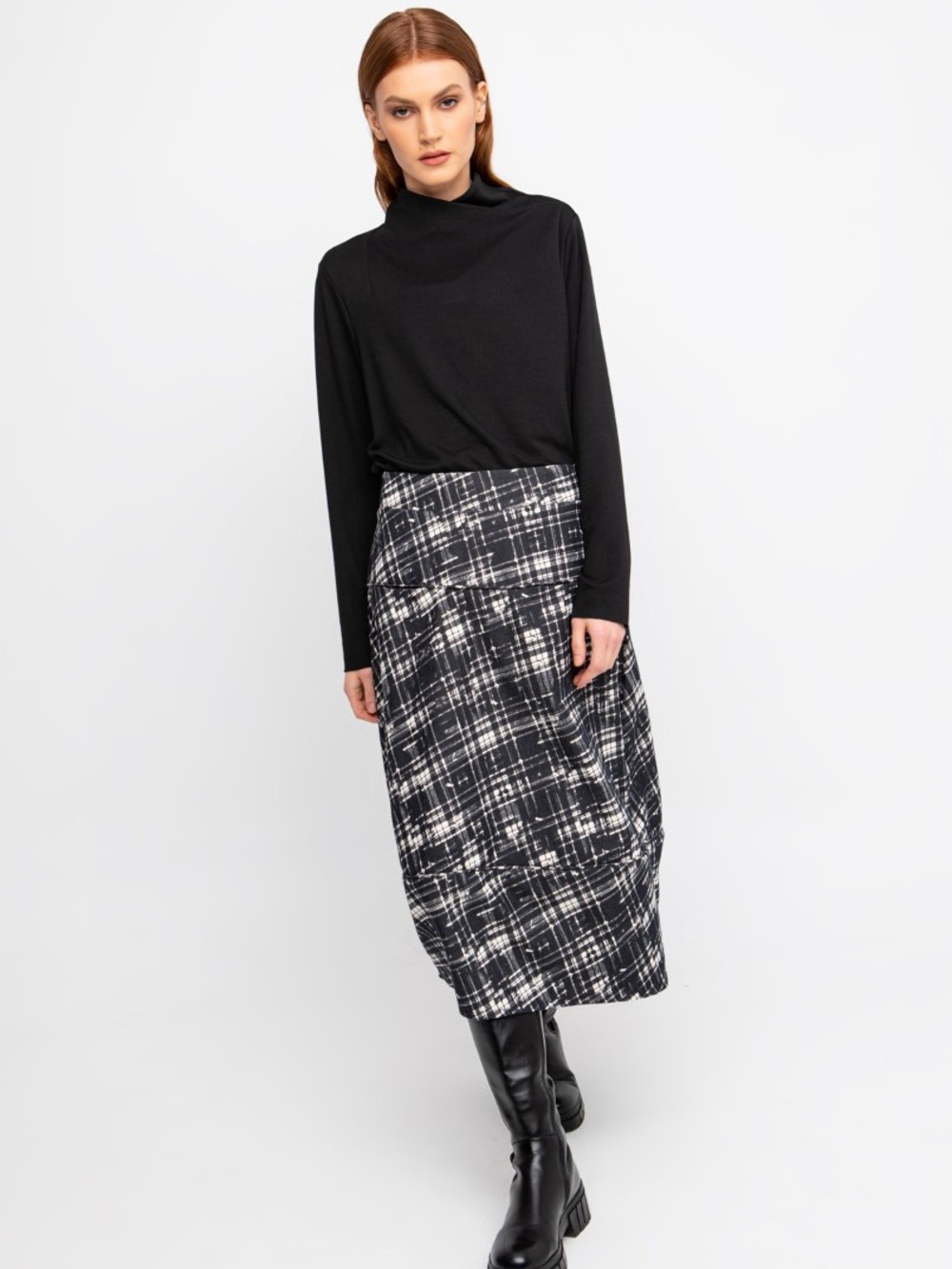 Ozai N Ku abstract skirt, size XL